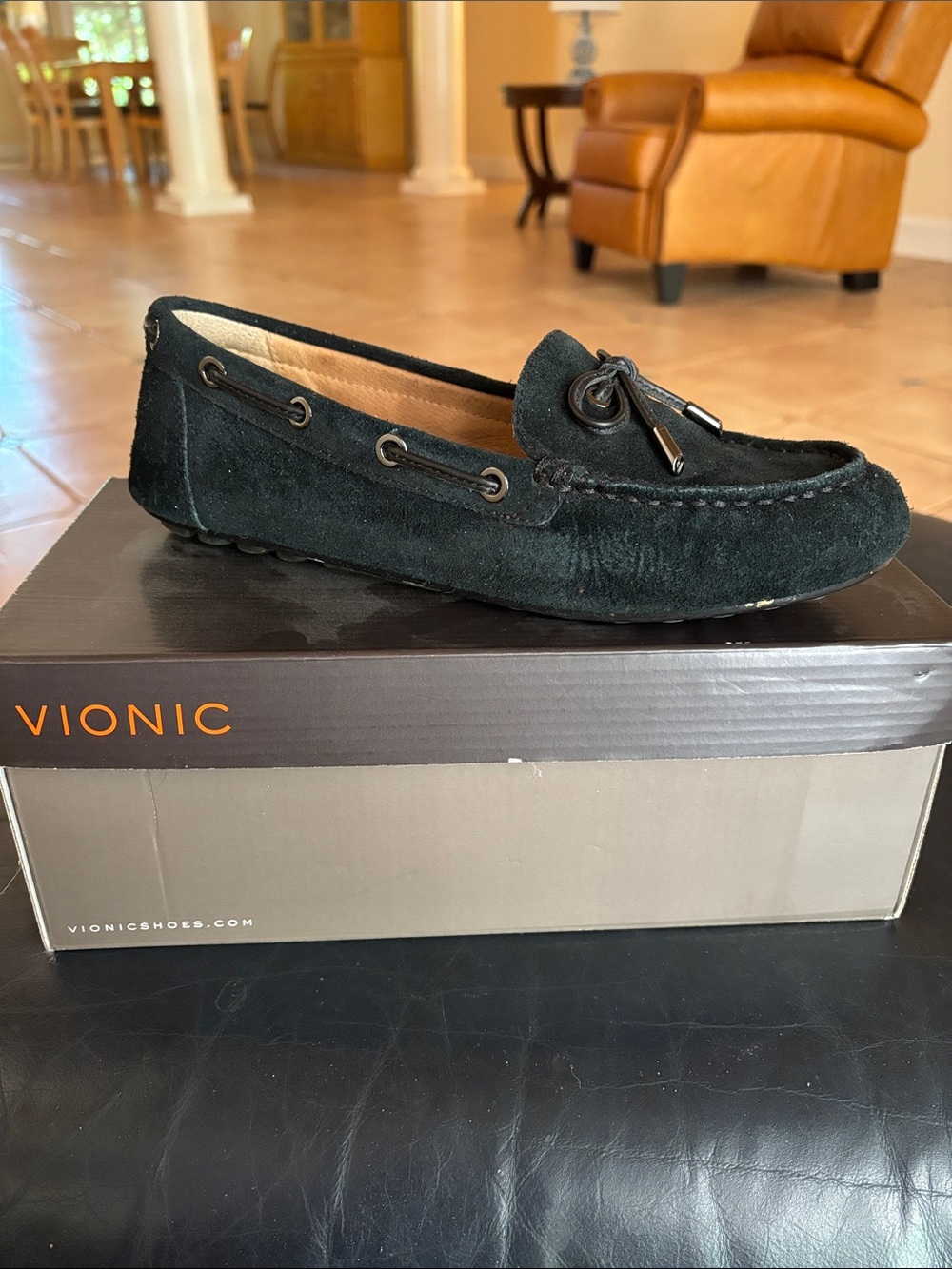 Vionic Womens Black Suede Tassel Moccasin Loafer